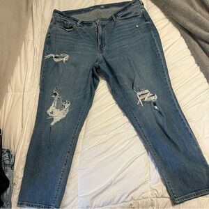 Old Navy Women's Straight Leg Jeans in Distressed Blue